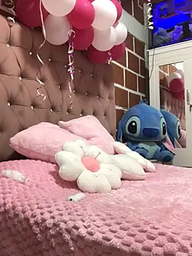 Snapshot of Rachellcooperrr chatting on February 6, 2026, 11:45 pm Rachellcooperrr online show from February 6, 2026, 11:45 pm