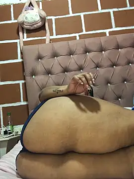 Snapshot of Rachellcooperrr chatting on March 15, 2026, 6:53 am Rachellcooperrr online show from March 15, 2026, 6:53 am