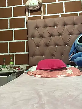 Snapshot of Rachellcooperrr chatting on March 11, 2026, 12:26 am Rachellcooperrr online show from March 11, 2026, 12:26 am