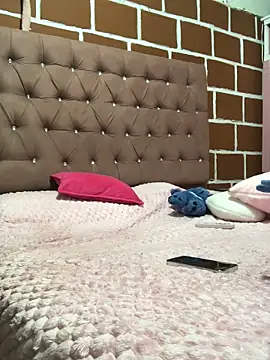 Snapshot of Rachellcooperrr chatting on February 19, 2026, 12:07 am Rachellcooperrr online show from February 19, 2026, 12:07 am