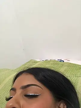 Rachellcooperrr online show from July 11, 2026, 4:24 am