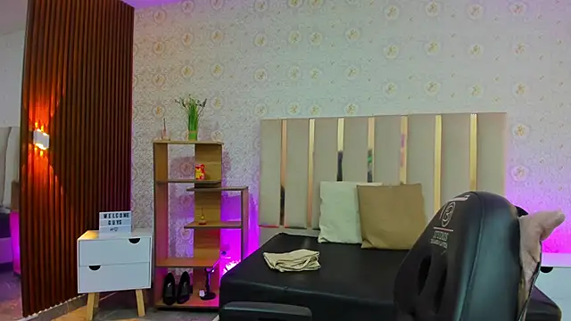 BLUE TAY1 online show from October 3, 2025, 11:34 am