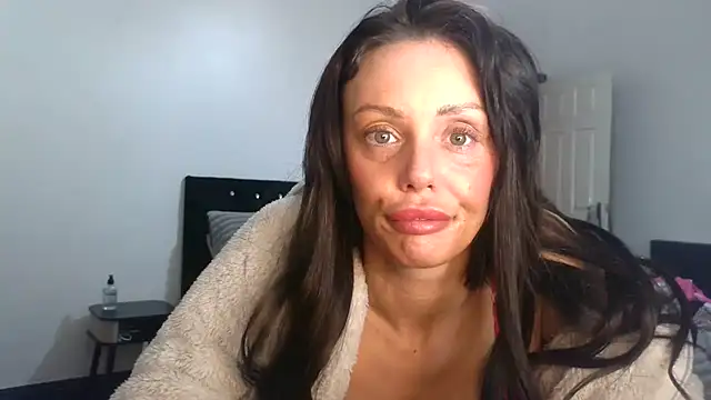 OliviaRyan22 online show from January 7, 2026, 6:35 pm