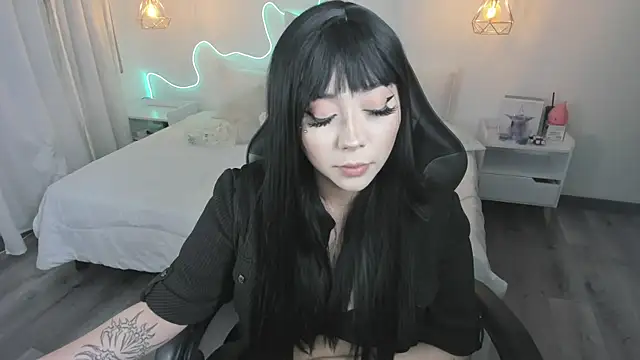 Noahcryptic online show from May 20, 2026, 4:53 am