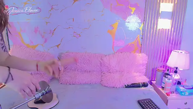Jessi Alex online show from April 26, 2026, 7:38 am