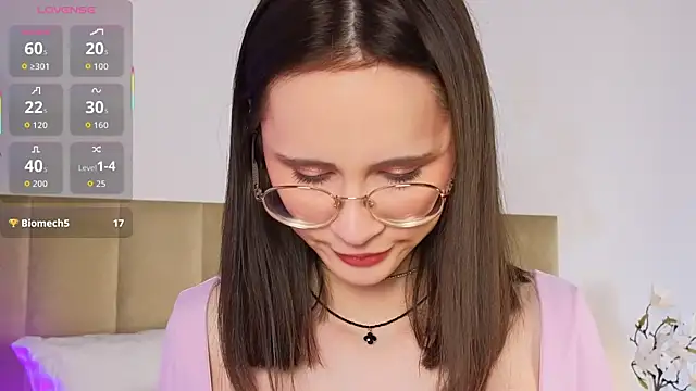 MartaBrent online show from November 28, 2025, 5:24 pm