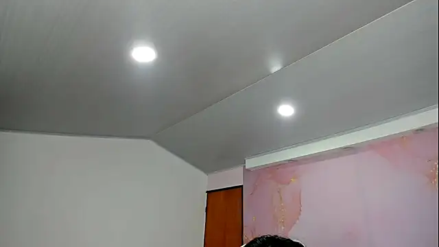 milk candy18 online show from November 1, 2025, 11:09 pm