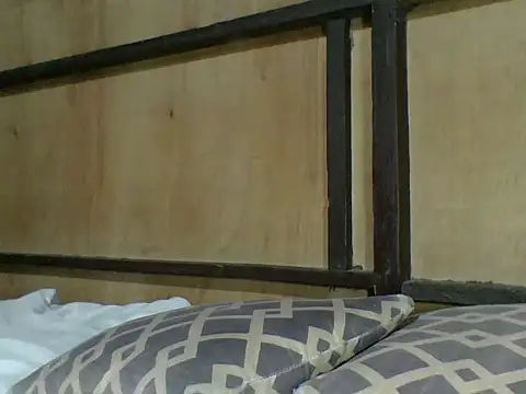 Madona1993 online show from February 22, 2026, 7:37 pm