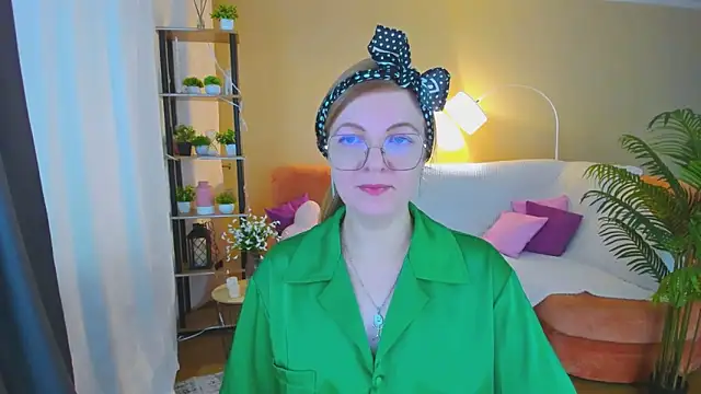 YourUniverser online show from November 11, 2025, 9:26 am