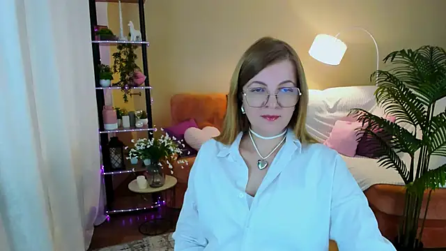 YourUniverser online show from October 3, 2025, 10:17 am