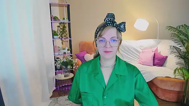 YourUniverser online show from September 21, 2025, 9:47 am