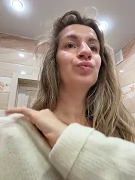 Snapshot of EvvaMur chatting on March 17, 2026, 2:03 am EvvaMur online show from March 17, 2026, 2:03 am