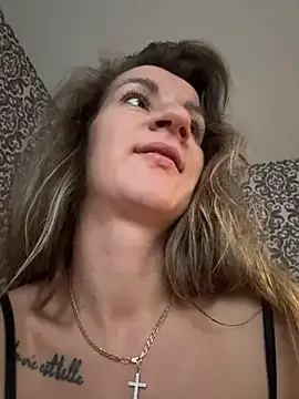 Snapshot of EvvaMur chatting on February 19, 2026, 1:57 am EvvaMur online show from February 19, 2026, 1:57 am