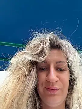 EvvaMur online show from June 13, 2026, 1:47 am