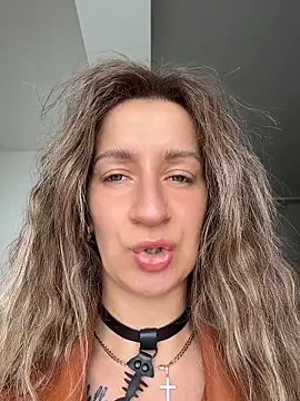 EvvaMur online show from May 13, 2026, 1:56 am