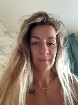 Snapshot of EvvaMur chatting on February 25, 2026, 2:01 am EvvaMur online show from February 25, 2026, 2:01 am