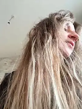 Snapshot of EvvaMur chatting on March 5, 2026, 1:57 am EvvaMur online show from March 5, 2026, 1:57 am