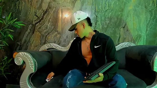 Draven Marceaux online show from September 19, 2025, 1:31 am