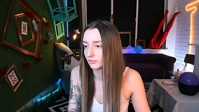 AliceLids online show from October 6, 2025, 12:50 pm