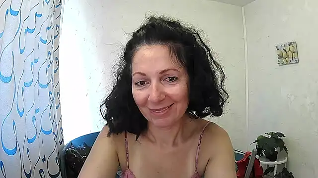Snapshot of ValleriWind chatting on August 3, 2026, 9:04 am ValleriWind online show from August 3, 2026, 9:04 am