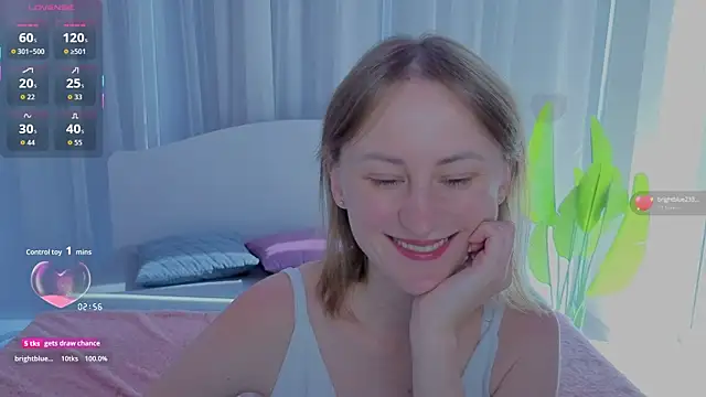 LuluChiiii online show from September 24, 2025, 9:49 am