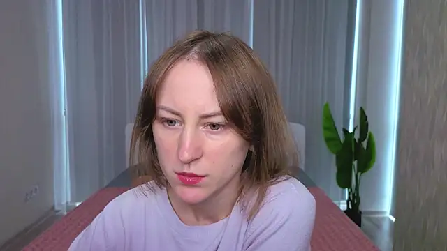 LuluChiiii online show from October 10, 2025, 10:05 am