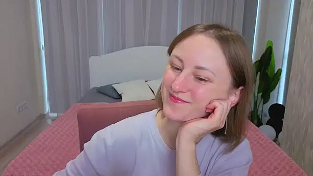 LuluChiiii online show from November 20, 2025, 10:49 am