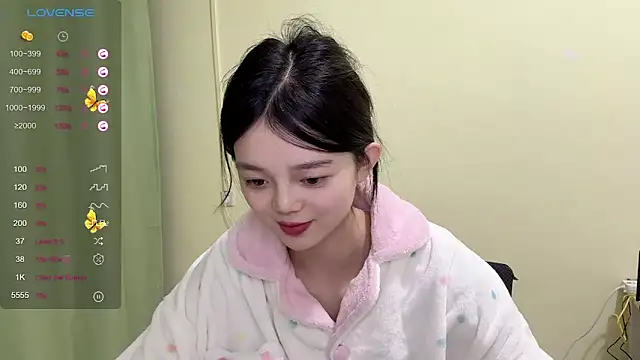 Nicole-13 online show from October 21, 2025, 1:54 pm