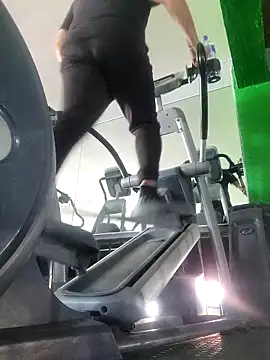 bebecito2780 online show from February 13, 2026, 11:27 pm