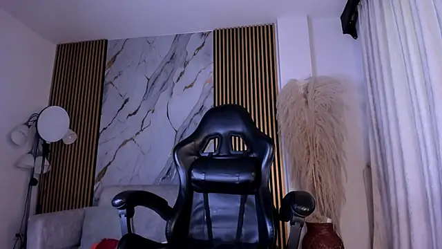 JulienSaint online show from April 29, 2026, 11:47 am