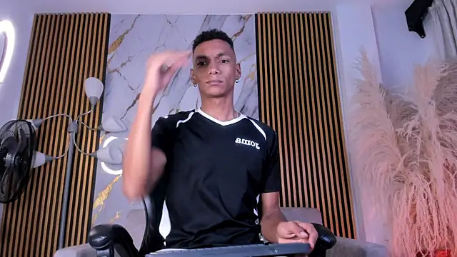 JulienSaint online show from July 16, 2026, 11:51 am