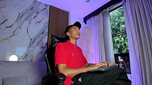 JulienSaint online show from December 4, 2025, 12:04 pm