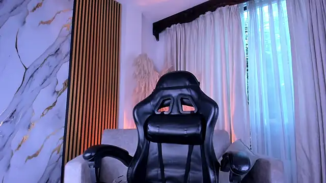 JulienSaint online show from June 28, 2026, 11:27 am