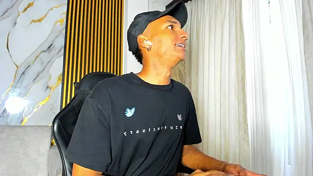 JulienSaint online show from November 28, 2025, 12:27 pm