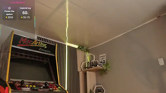 Bastian MCcormick online show from September 18, 2025, 3:26 pm