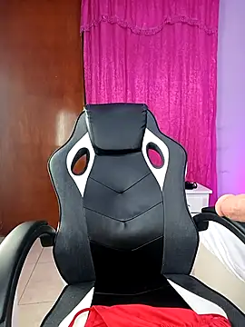 LunaaRosse online show from November 28, 2025, 2:45 am