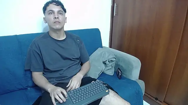 Snapshot of Andres_69_Fantasy chatting on June 21, 2026, 11:21 pm Andres 69 Fantasy online show from June 21, 2026, 11:21 pm