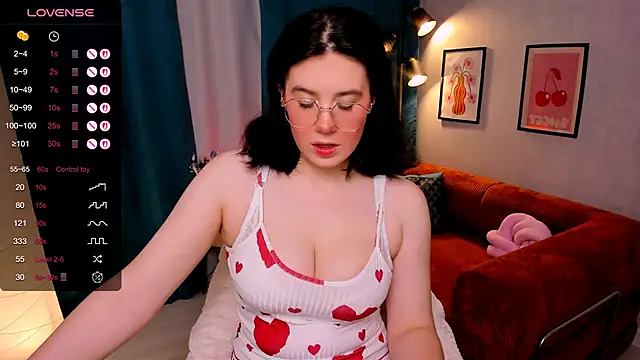 BellaCaress online show from June 21, 2026, 2:28 am