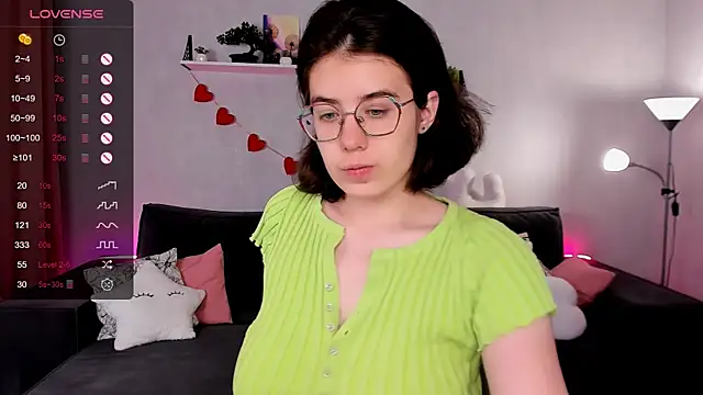 BellaCaress online show from September 11, 2025, 2:22 am