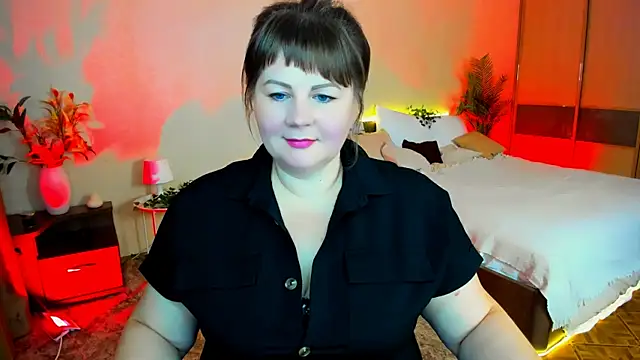 CrystaalStaar online show from October 15, 2025, 9:28 am