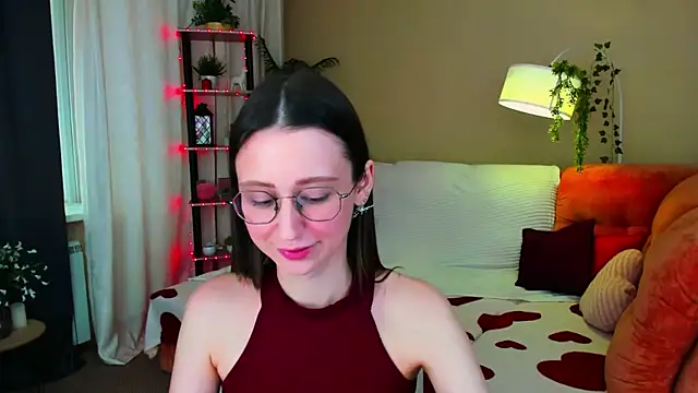 YourLovellyStory online show from June 20, 2026, 11:37 am