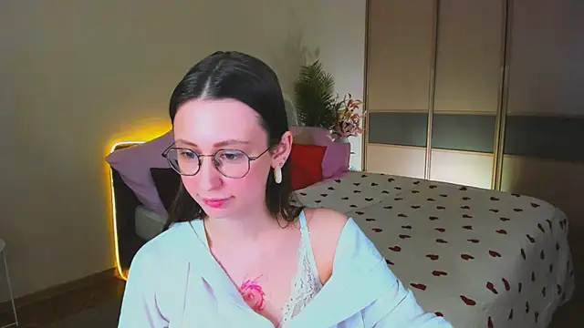 YourLovellyStory online show from April 26, 2026, 12:35 pm