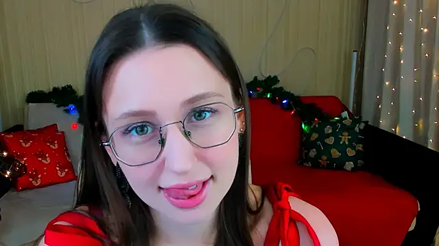 YourLovellyStory online show from December 16, 2025, 4:33 pm