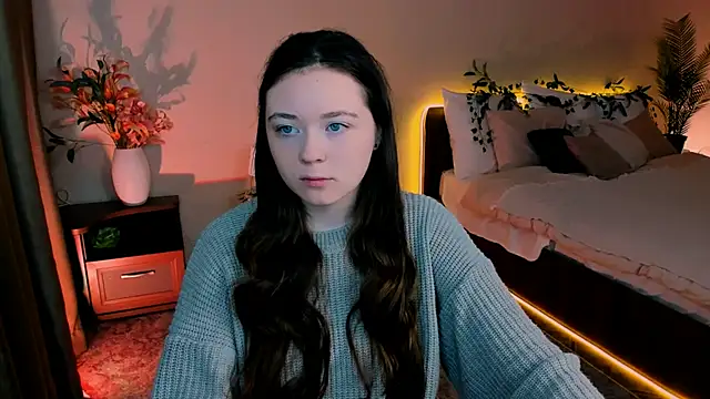 AlluringLookk online show from September 14, 2025, 3:18 am