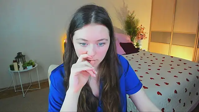 AlluringLookk online show from May 14, 2026, 4:48 pm