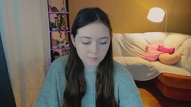 AlluringLookk online show from September 12, 2025, 11:21 am