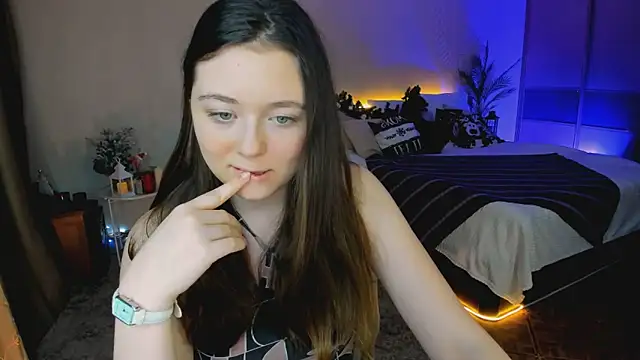 AlluringLookk online show from December 16, 2025, 1:15 pm