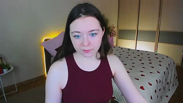AlluringLookk online show from May 1, 2026, 12:43 pm