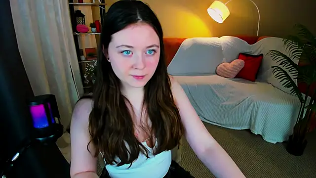 AlluringLookk online show from February 26, 2026, 4:29 pm