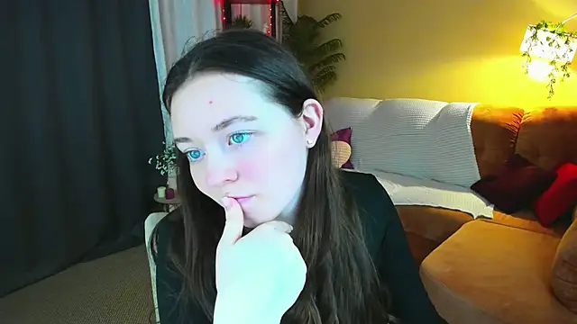 AlluringLookk online show from April 23, 2026, 4:41 pm